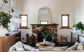 Secluded Stone Cottage Perfect For Couples Escape - Waterfalls